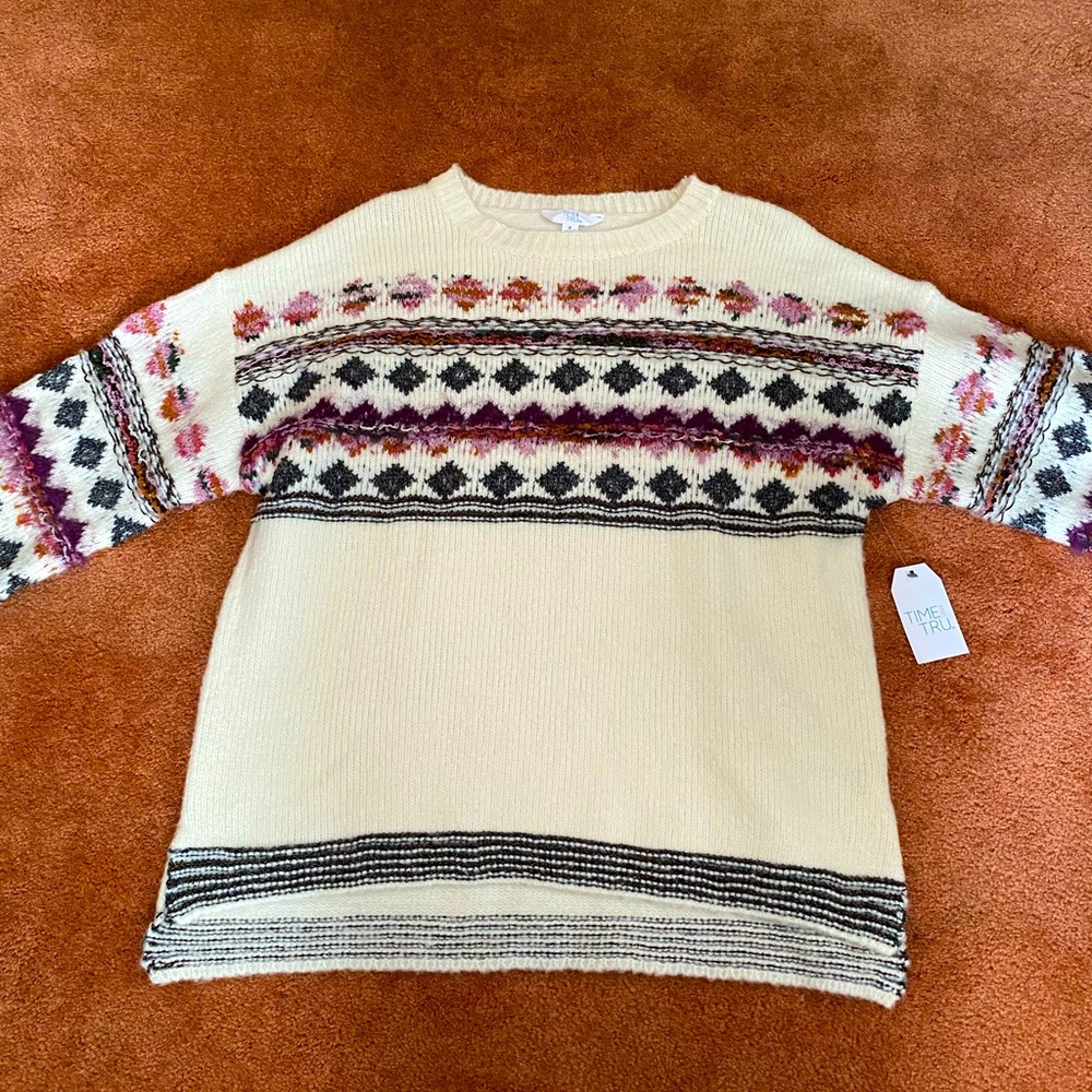 Time and Tru white crew neck sweater